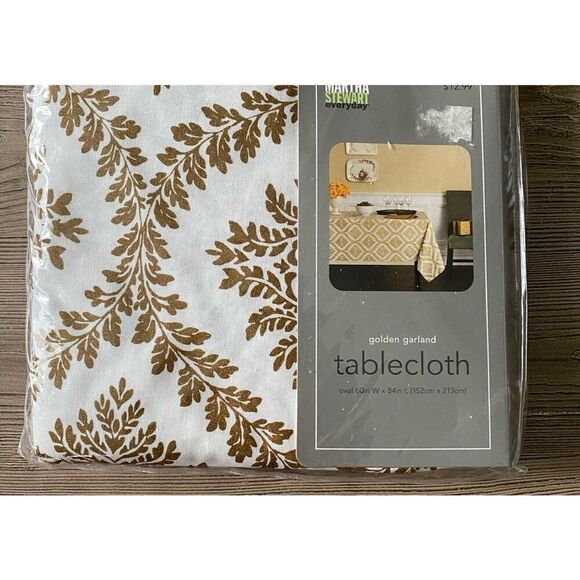 Martha Stewart Oval Golden Garland Table Cloth-Throw - Picture 1 of 5